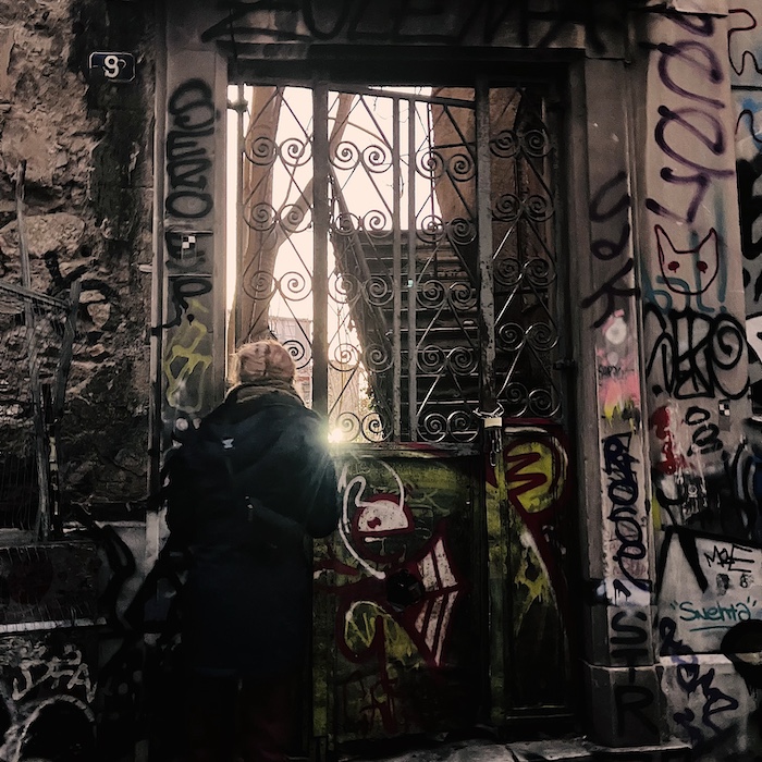 SOLTERO • Staying Alive